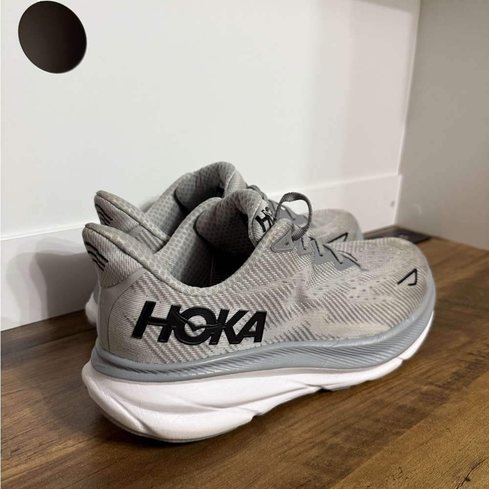 HOKA Clifton 9